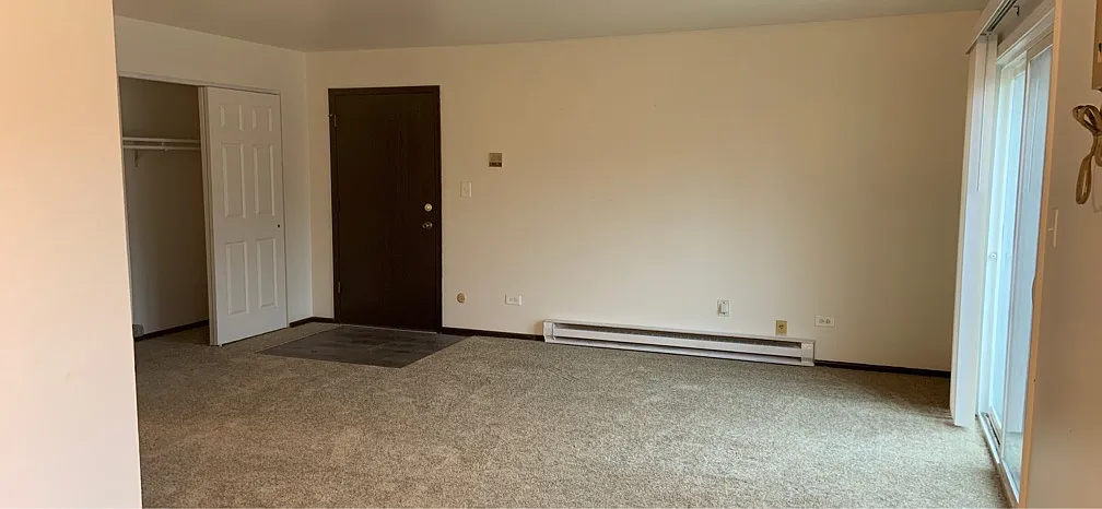 Centennial Ct 4335-4337 - 37-04 — Photo 3