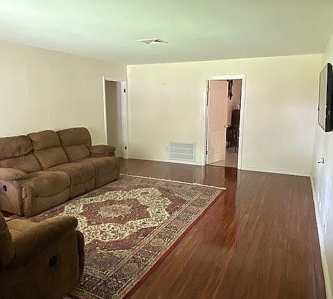 3rd image of 10318 Kittrell St
