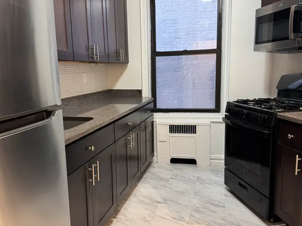 27-10 Newtown Avenue image 1 of 30