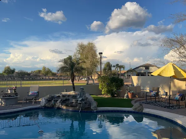 568 E Parkview Dr, Gilbert, AZ 85295