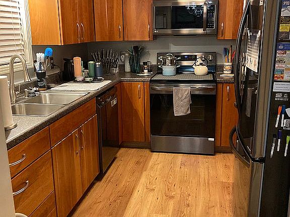 2nd image of 198 Oakdale Dr