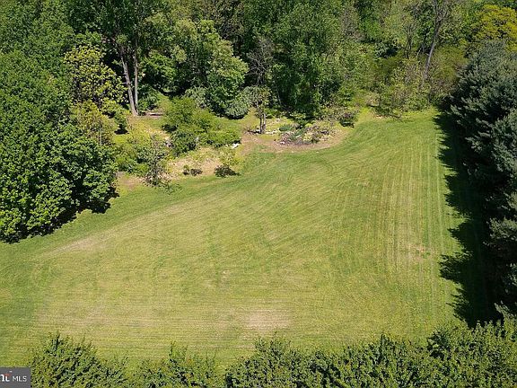 5th image of 5 Larchmont 1/2 Ct