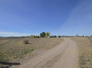 22150 N Wolf Den Ln, Paulden, AZ 86334