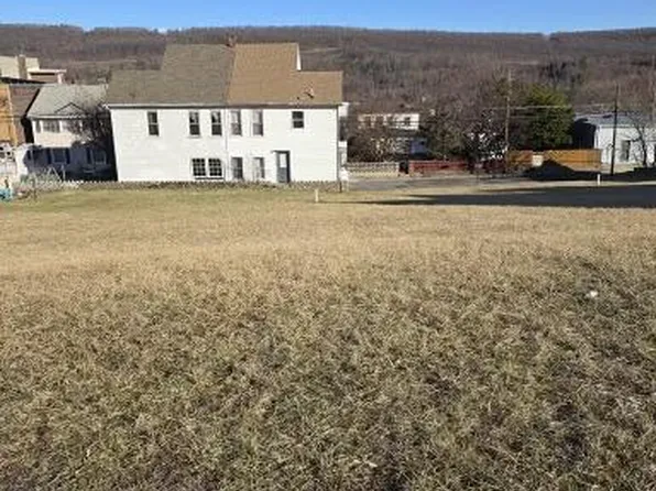 209-215 & #217, Lansford, PA 18232