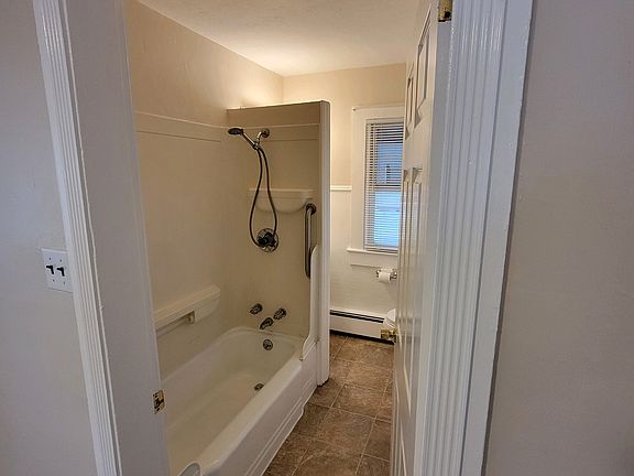 5th image of 402 2nd Floor Bowman St