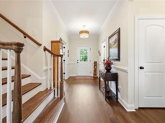 4th image of 477 Rosewood Dr