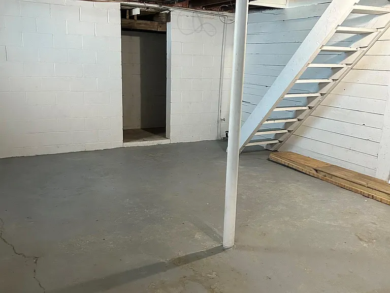 2928 Dupont St #1 — Photo 3