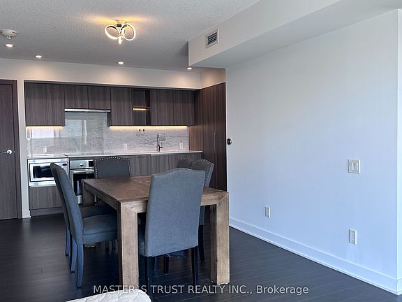 4th image of 17 Bathurst St #1715
