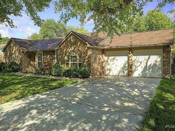 2nd image of 1307 Piney Woods Dr