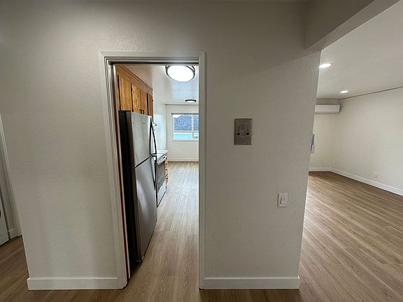 5th image of 2425 Macarthur Blvd APT 37