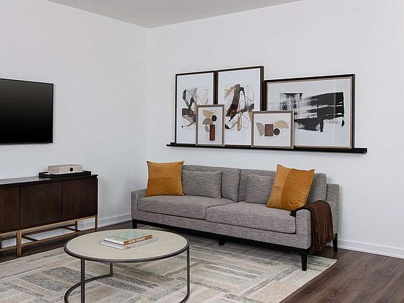 Northlake at Ovation - Econ Interior Image 2