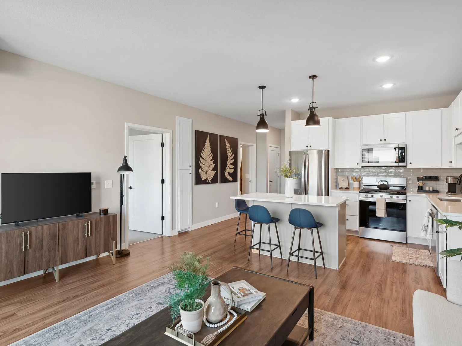 1 bed, 1.0 bath, 899 sqft, $2,522 — Photo 4