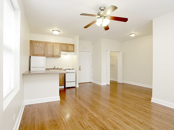 5th image of 1344 W Lunt Ave #212
