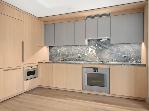 101 West 14th Street 4A image 3 of 13