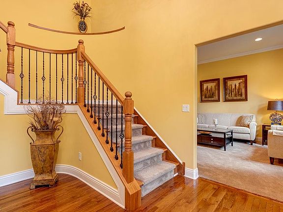 5th image of 7233 Castle Pine Dr