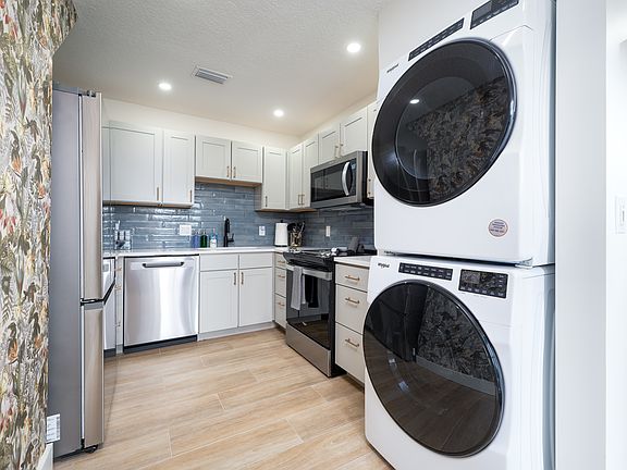 4th image of 405 6th Ave N APT B