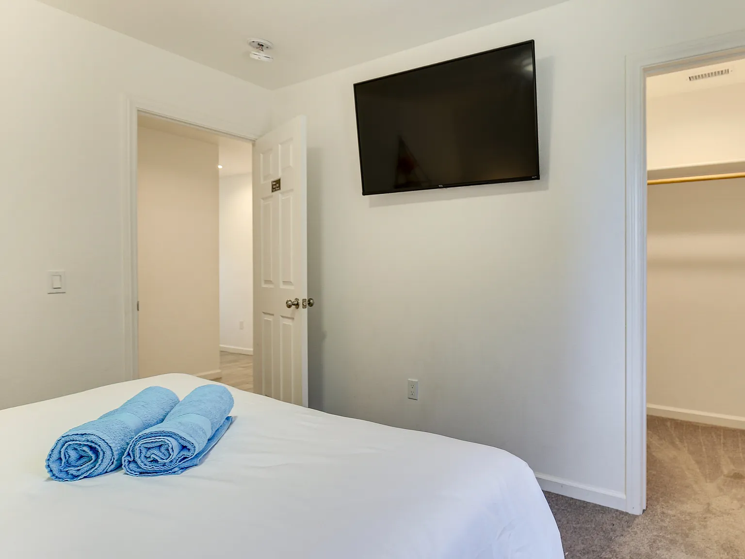 4 bed, 1678 sqft, $2,899 — Photo 1