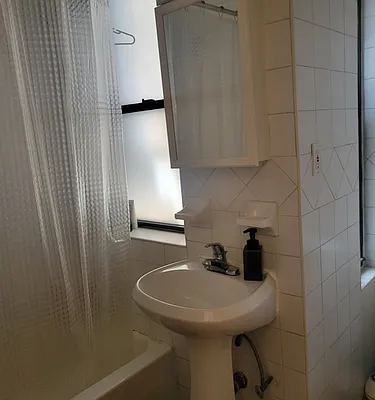 Rented by Oxford Property Group | media 8