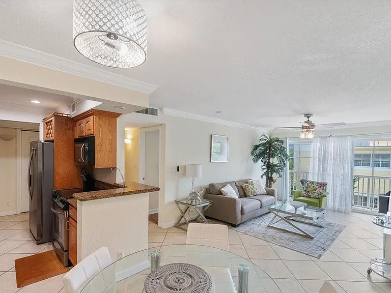 1515 E Broward Blvd #403 — Photo 5
