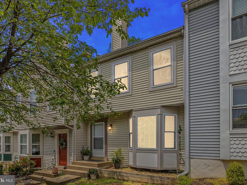 1st image of 4 Falmouth Ct