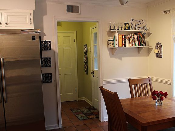 Eat in Area