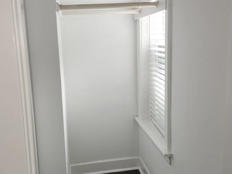 5521 W George St #2 — Photo 13