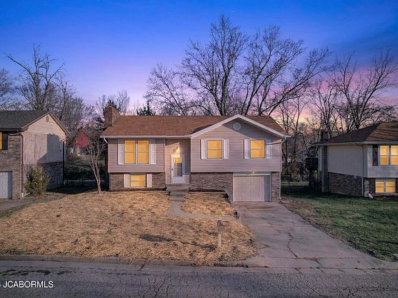 3rd image of 1635 Westview Dr
