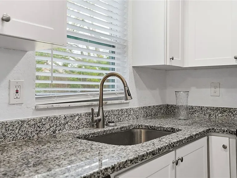 3301 Rosefield Dr — Photo 14