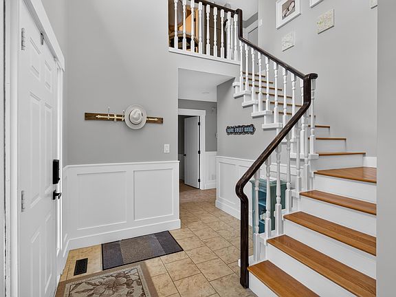 4th image of 35 Ridgemont Way