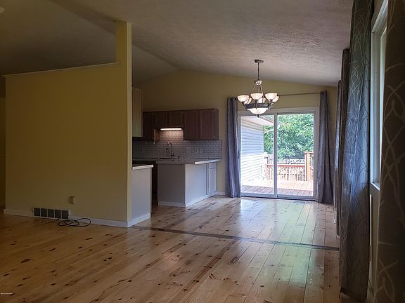 5th image of 7160 28th Ave