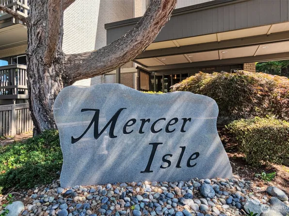 2500 81st Avenue SE #329, Mercer Island, WA 98040