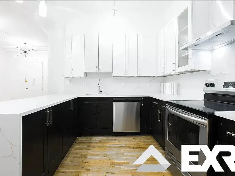315 Berry St #107 — Photo 3