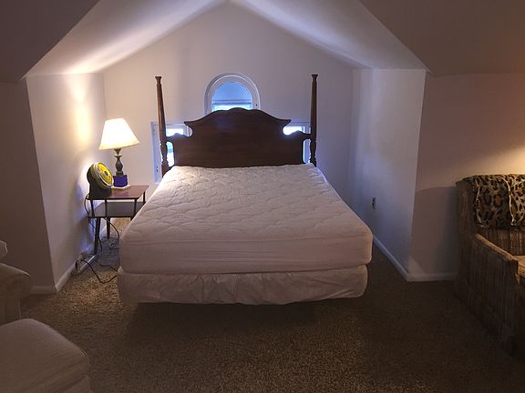 queen size bed- new mattress