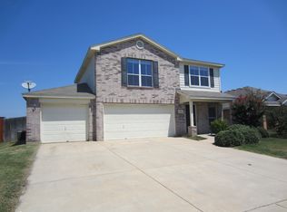 305 Deer Run Dr, Sanger, TX 76266