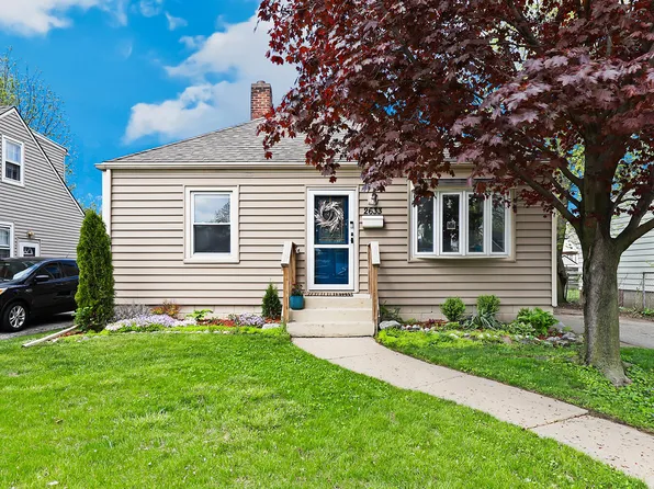 2633 Lincoln St, Highland, IN 46322