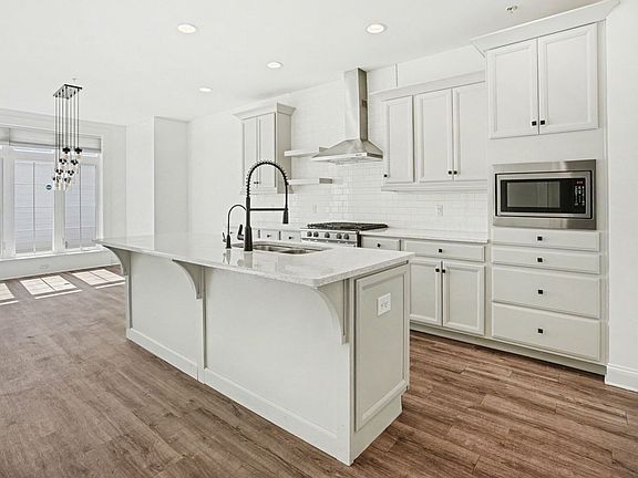 4th image of 205 Hoke Farm Way