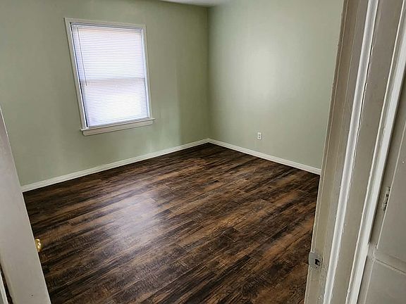 4th image of 3916 Thomas Ave