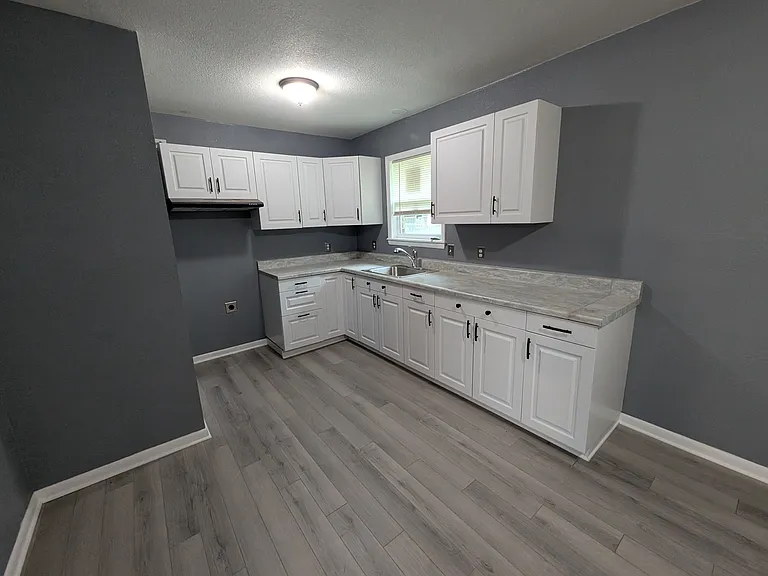 625 Louis St — Photo 5