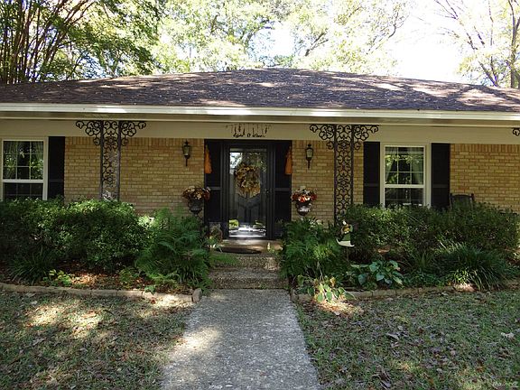 2nd image of 801 Meadow Creek Dr