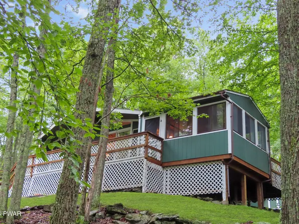 125 Dogwood Dr, Hawley, PA 18428