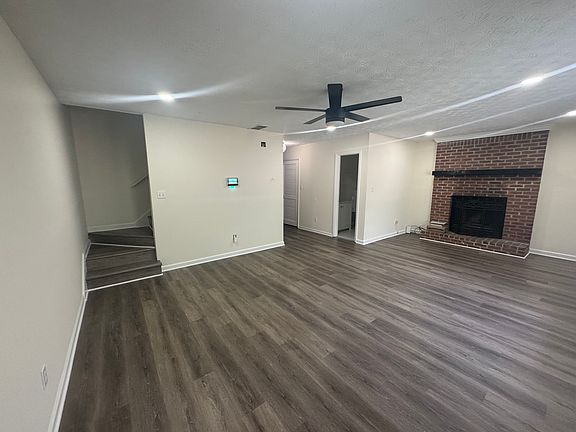 4th image of 2133 Country Walk Way SE Unit B
