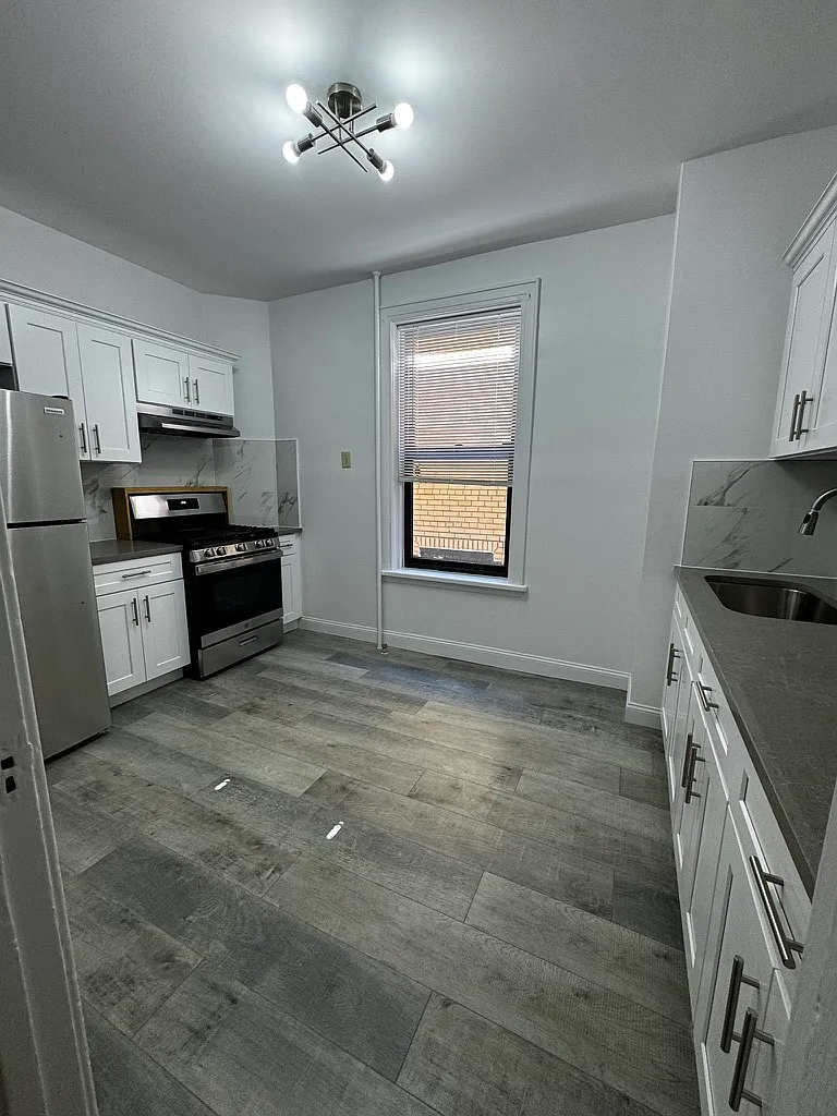 Building Photo - 21-43 29th St #2D