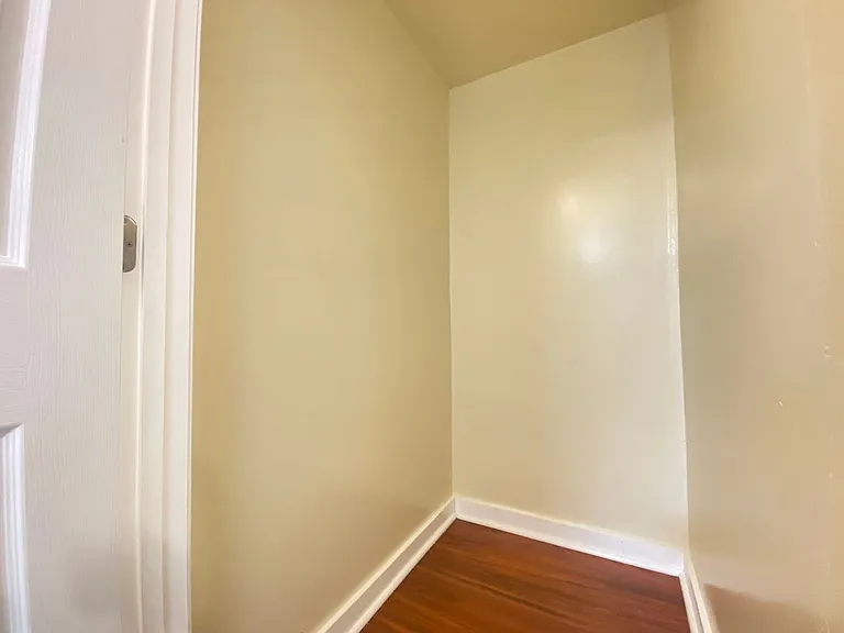 77 Franklin St — Photo 11