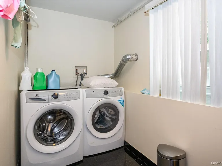 18 Carlyle Pl — Photo 30