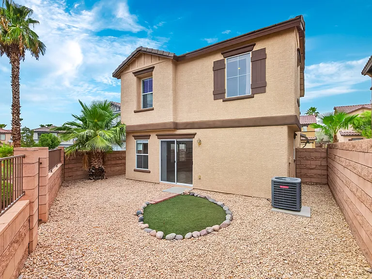 1089 Paradise Coach Dr — Photo 32
