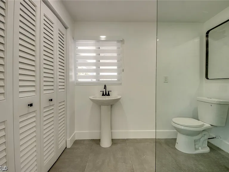 4312 S Pacific Cir — Photo 23