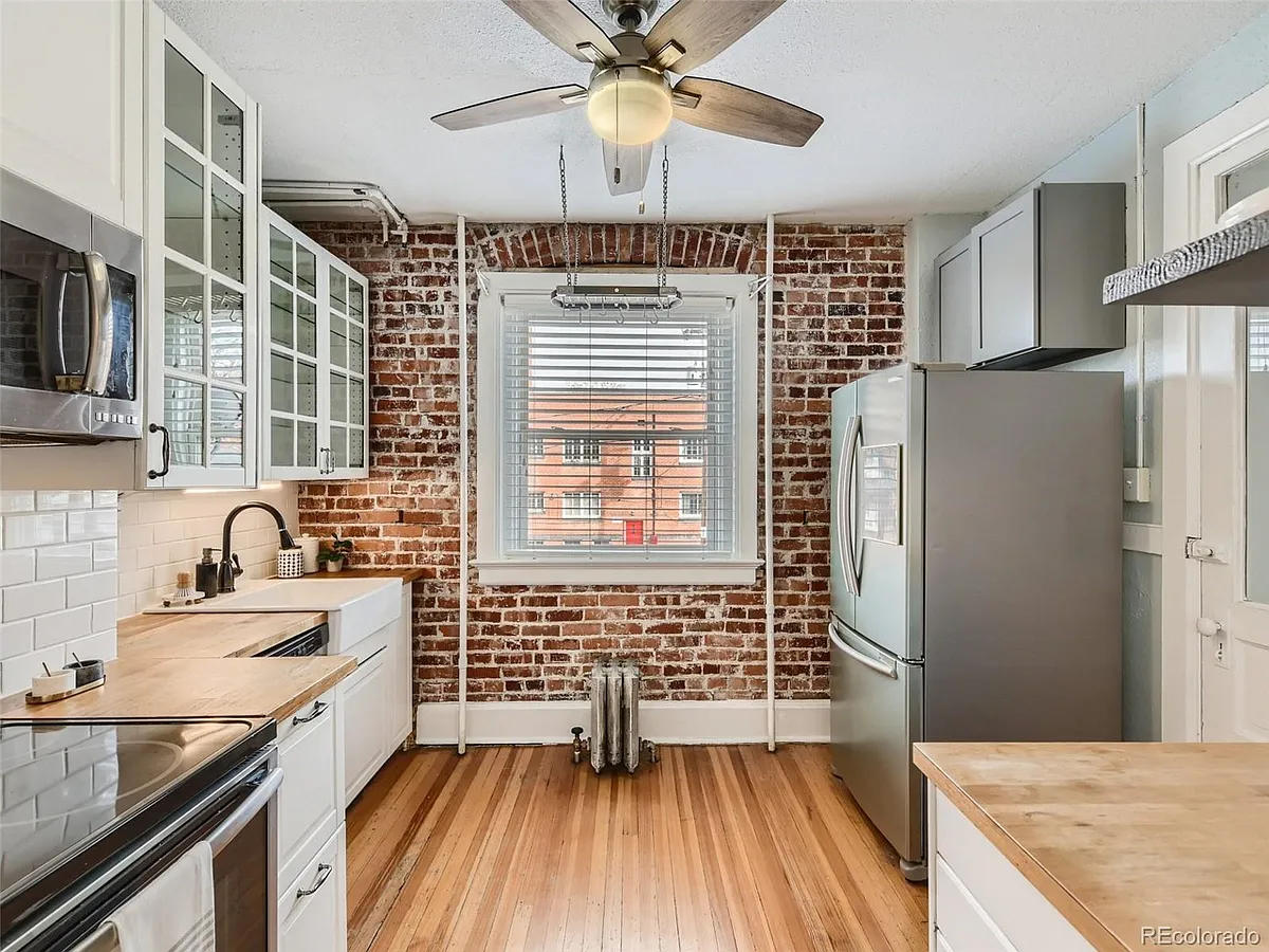 Building Photo - 1374 N Ogden St #4