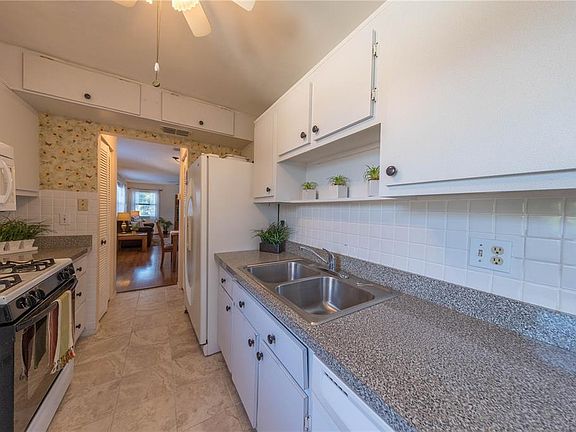 4th image of 5973 Terrace Park Dr N Unit 211