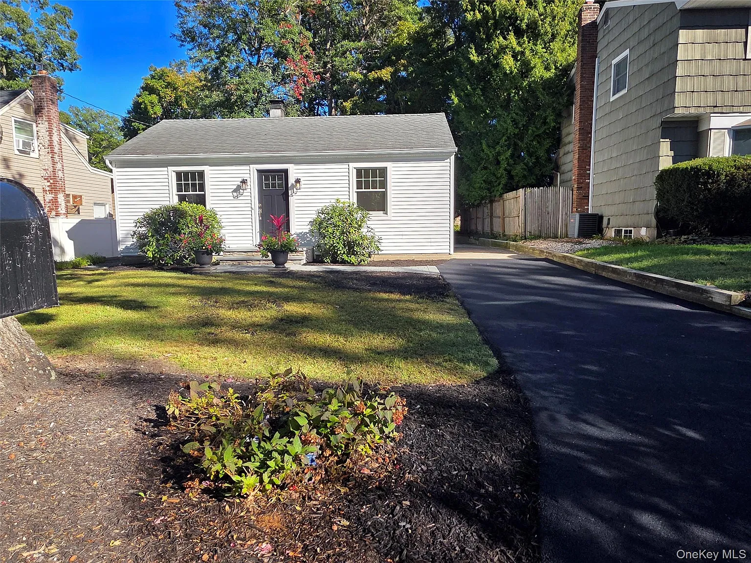 2 bed, 1.5 bath, 1300 sqft, $3,950 — Photo 1