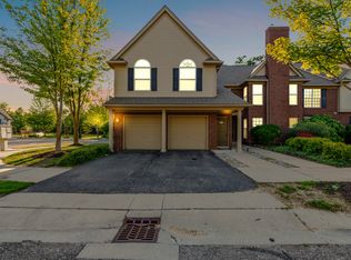 28553 Carlton Way Dr, Novi, MI 48377